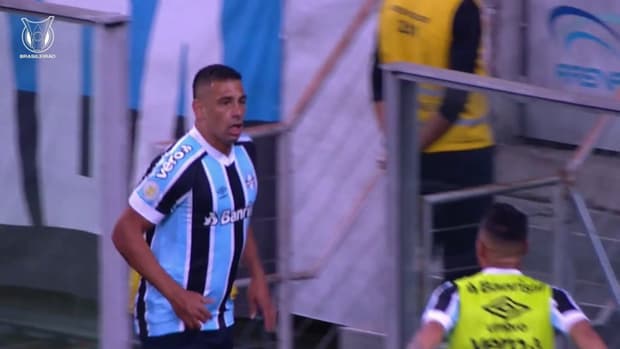 Diego Souza crowned Player of the Week in Brasileirão